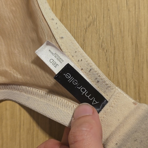 Ambrielle Cream Underwire Bra with Lace Trim 38D - Picture 2 of 2